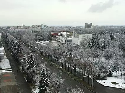 Япэрей уэс. 2015 гъэ, дыгъэгъазэм и 3 Сурэтыр Къарей Элинэ трихащ.
